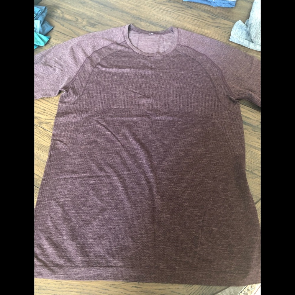 Lululemon vent tech short sleeve shirt